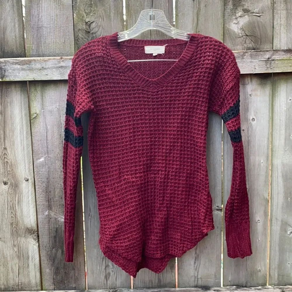 No comment burgundy sweater sz. S
